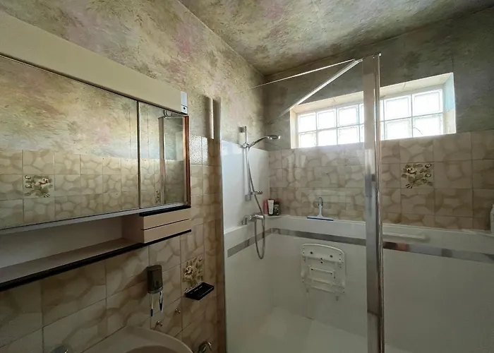 Arcachon: T2 Bis Proche Centre Et Avec Parking - Fr-1-319-595