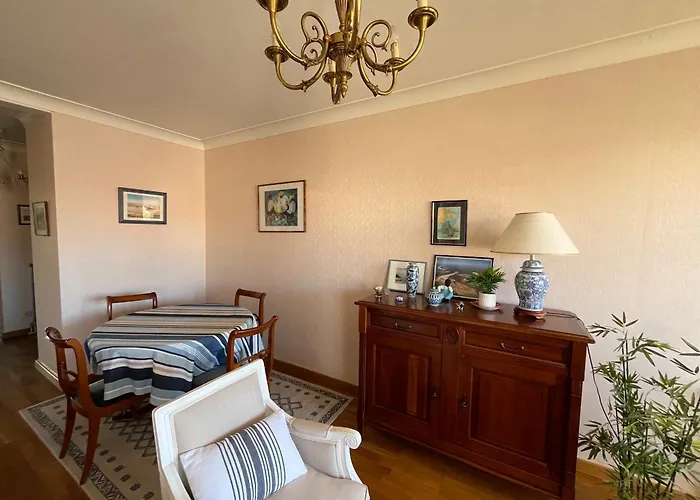 Arcachon: T2 Bis Proche Centre Et Avec Parking - Fr-1-319-595 * Arcachon