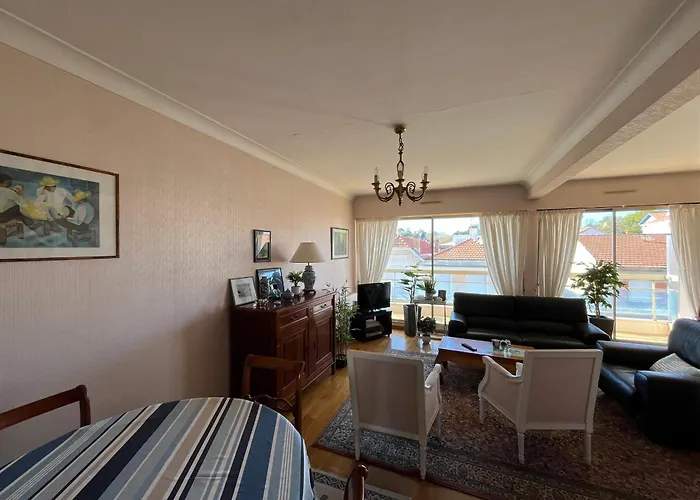 Arcachon: T2 Bis Proche Centre Et Avec Parking - Fr-1-319-595 * Arcachon